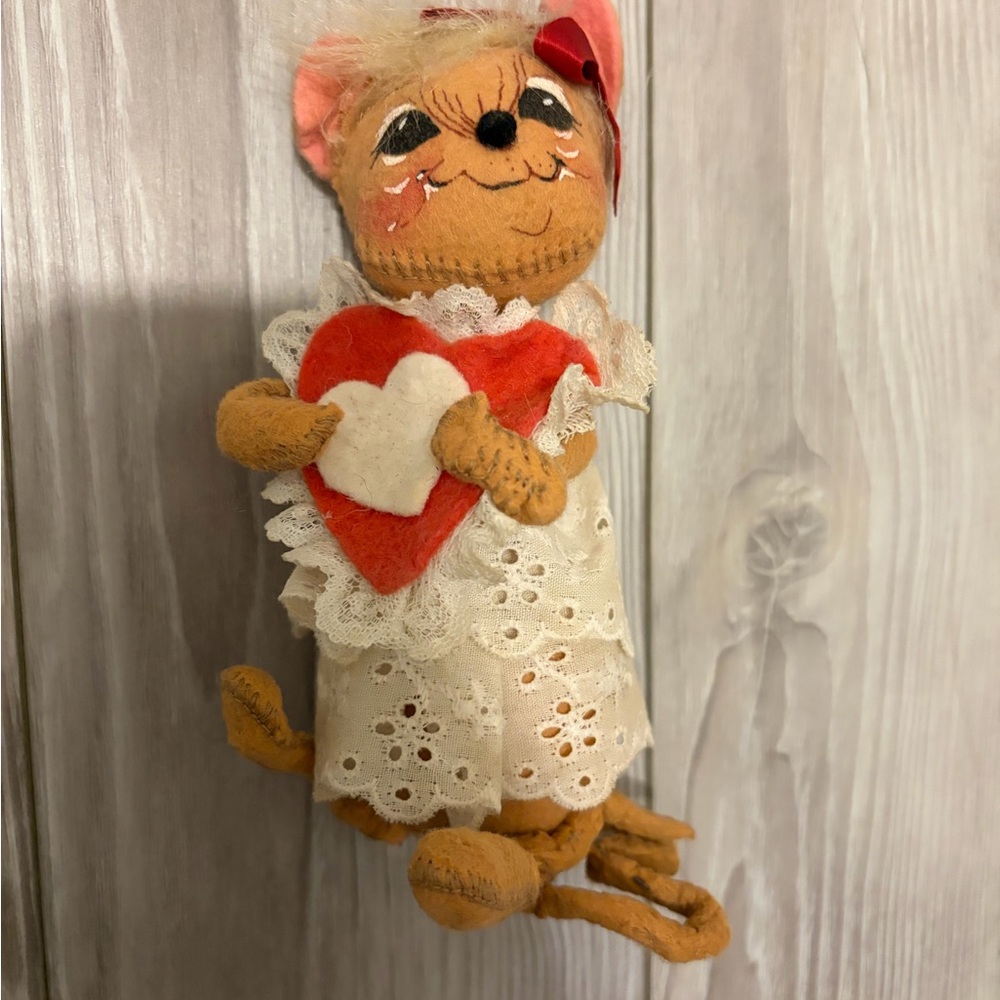 Annalee Sweetheart Mouse Girl